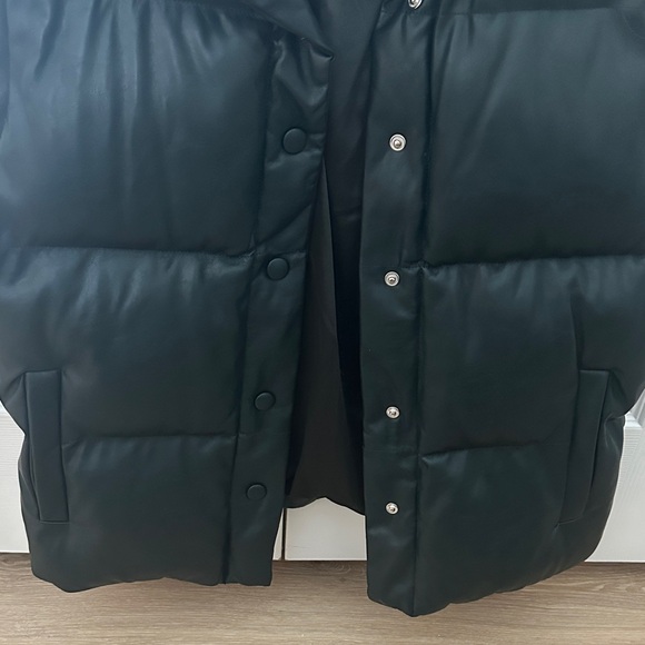 BLANK NYC Dark Green Puffer Vest - Picture 2 of 3